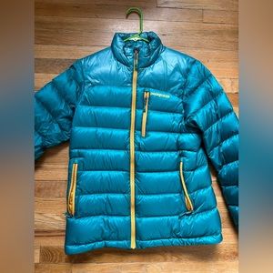 Patagonia Women’s Teal Down Sweater Puffy